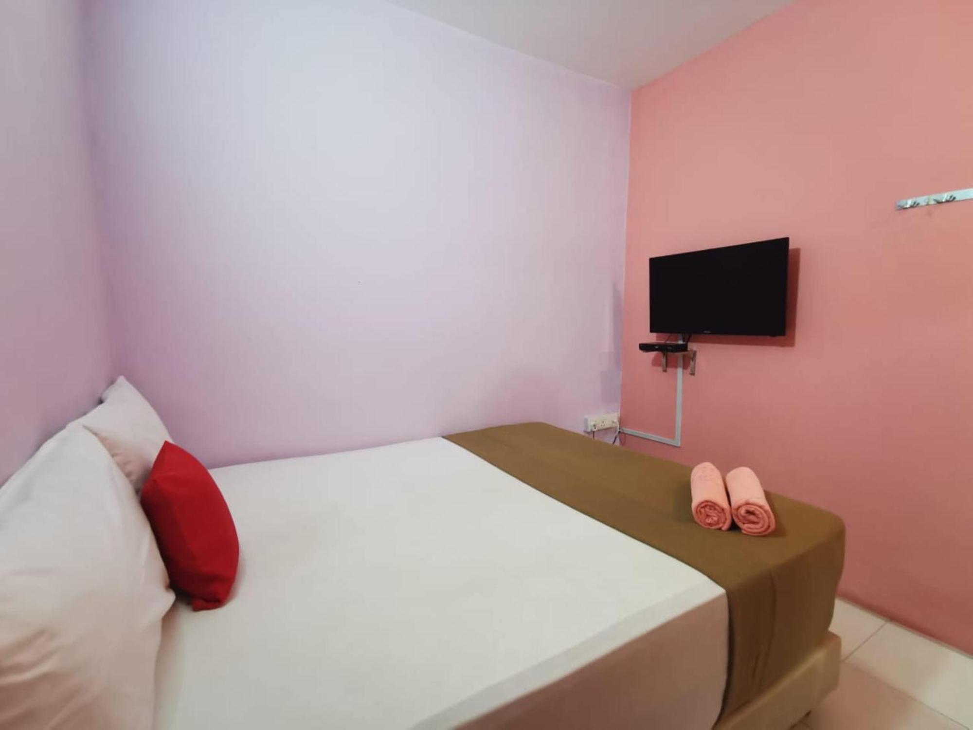 Super Oyo 90086 My Seven Days Hotel 2*