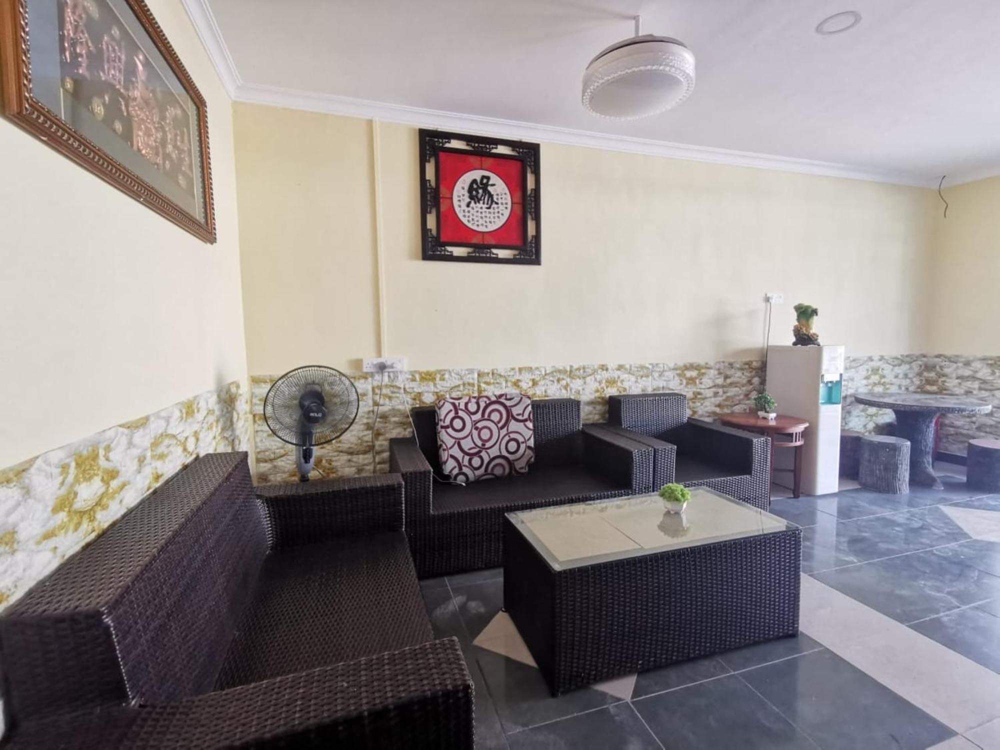 Hotel Super Oyo 90086 My Seven Days 2*