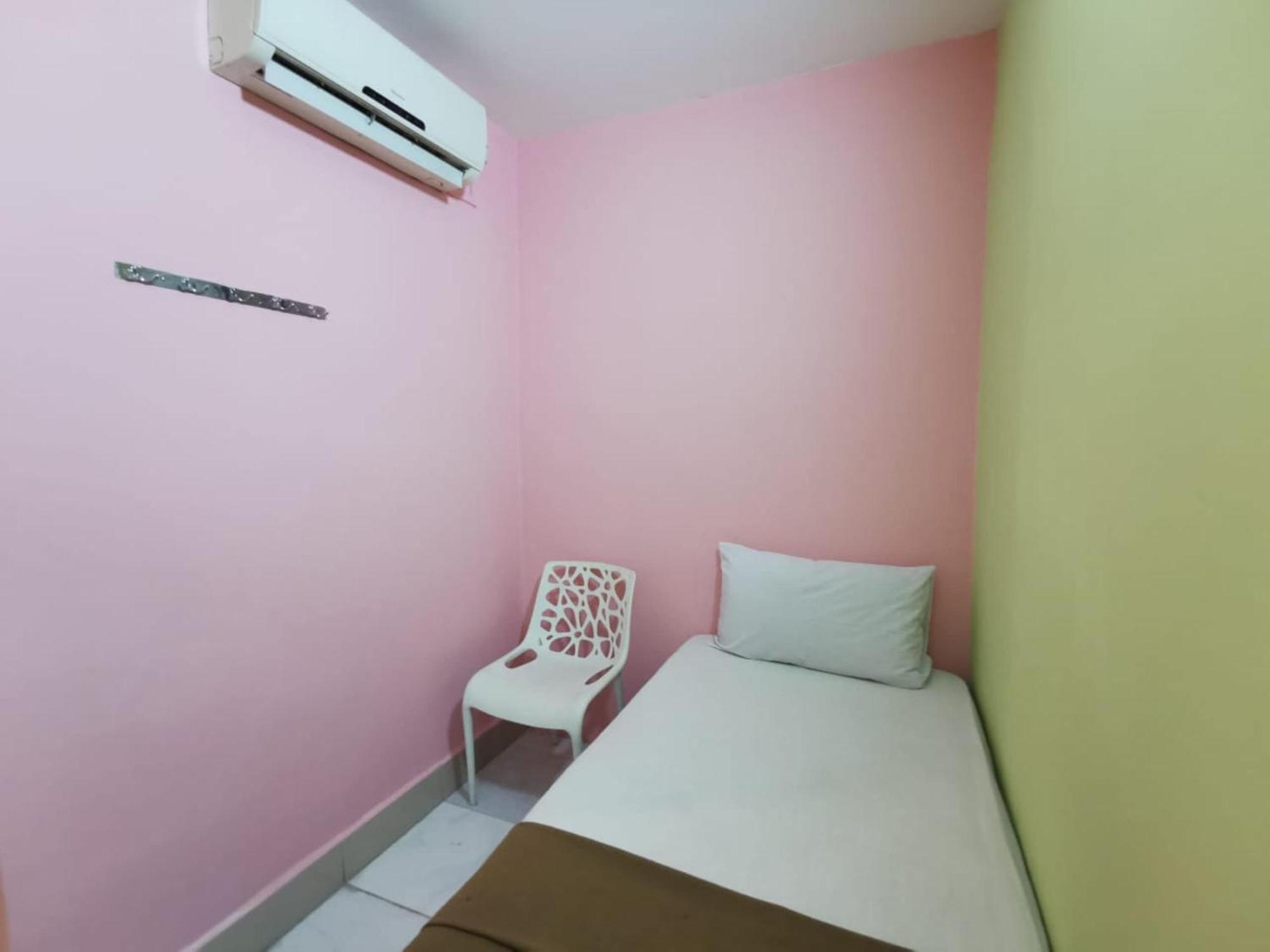 Super Oyo 90086 My Seven Days Hotel